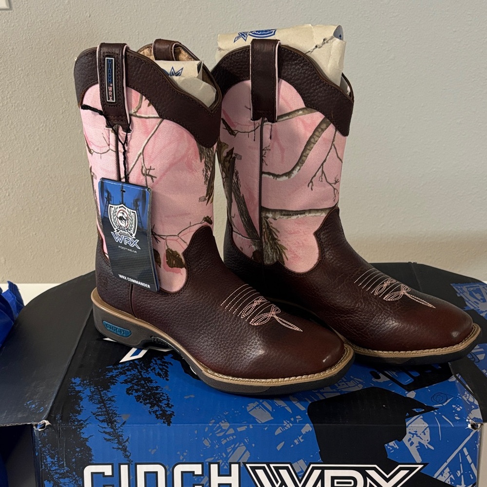 Cinch Commander Cowgirl Boots. Real Tree Pink Camo, Size 7.5 NWT